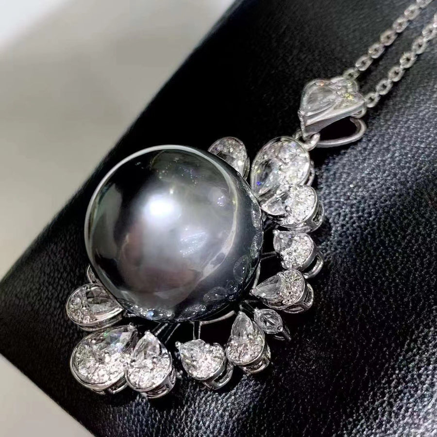 Diamond & Tahitian pearl Pendant