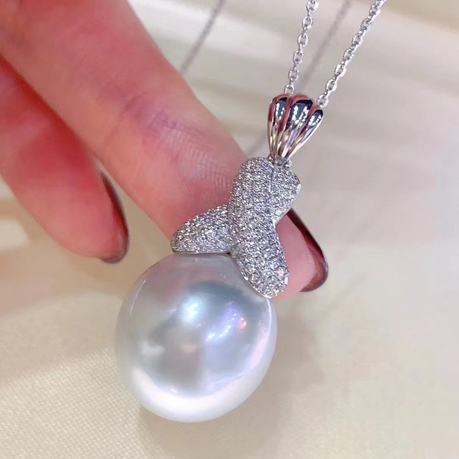 Diamond & South Sea pearl Pendant