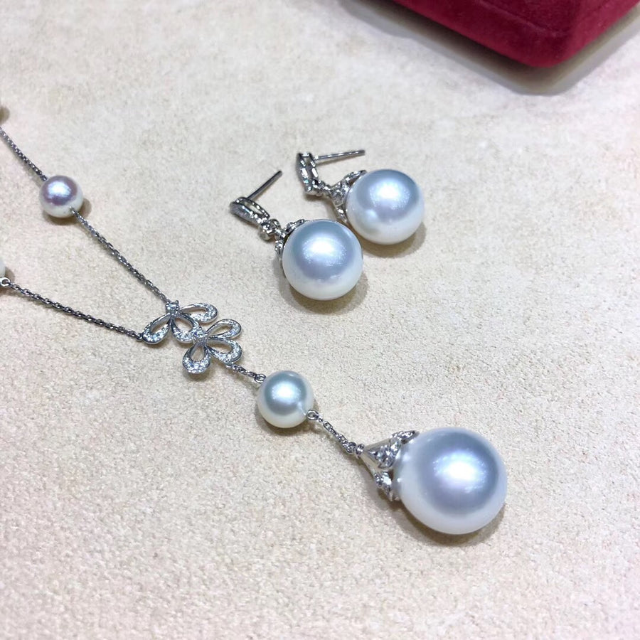 White South Sea Pearl Necklace & Earrings Set