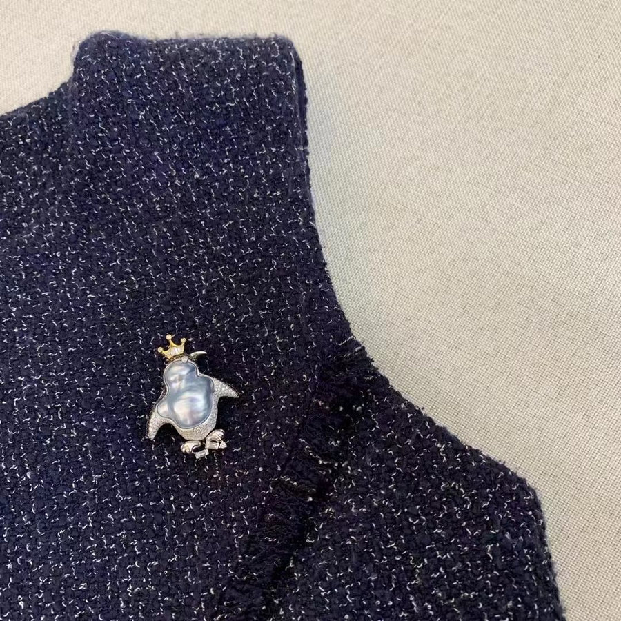 Diamond & Baroque pearl Pendant/Brooch