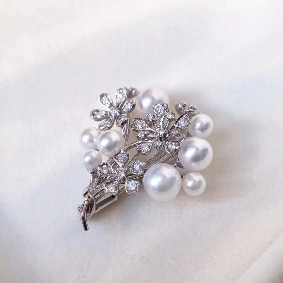 Diamond and Japanese akoya saltwater pearl Brooch/Pendant