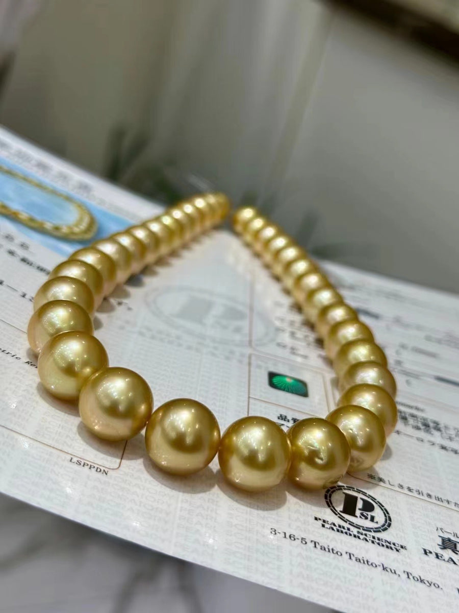 MOON RAINBOWS | 11.4-13.9mm  South Sea pearl Necklace