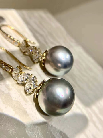 Diamond & Tahitian pearl Earrings