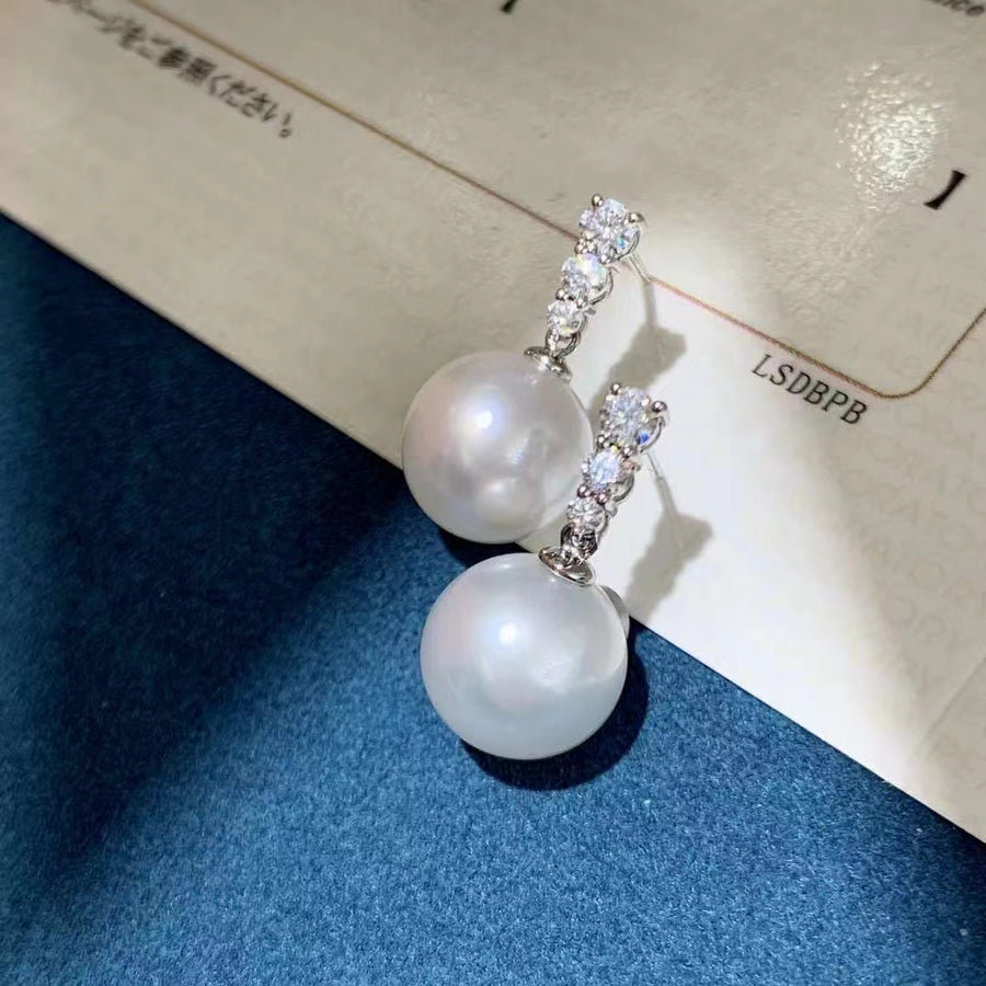 Venus | 10.2mm South Sea pearl Earrings
