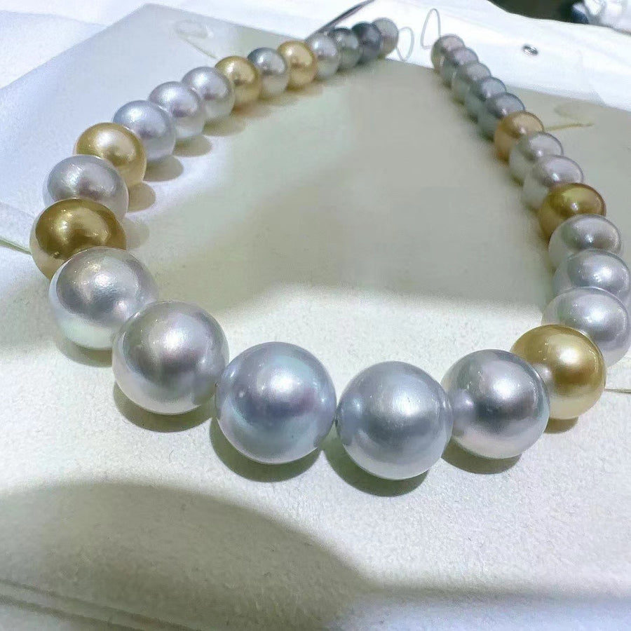 Phoenix | 12.4-15.3mm South Sea pearl Necklace