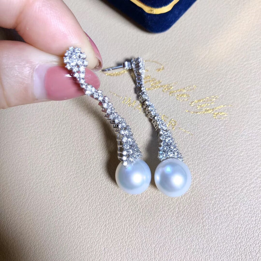 GALAXY| South sea pearl and diamond earrings