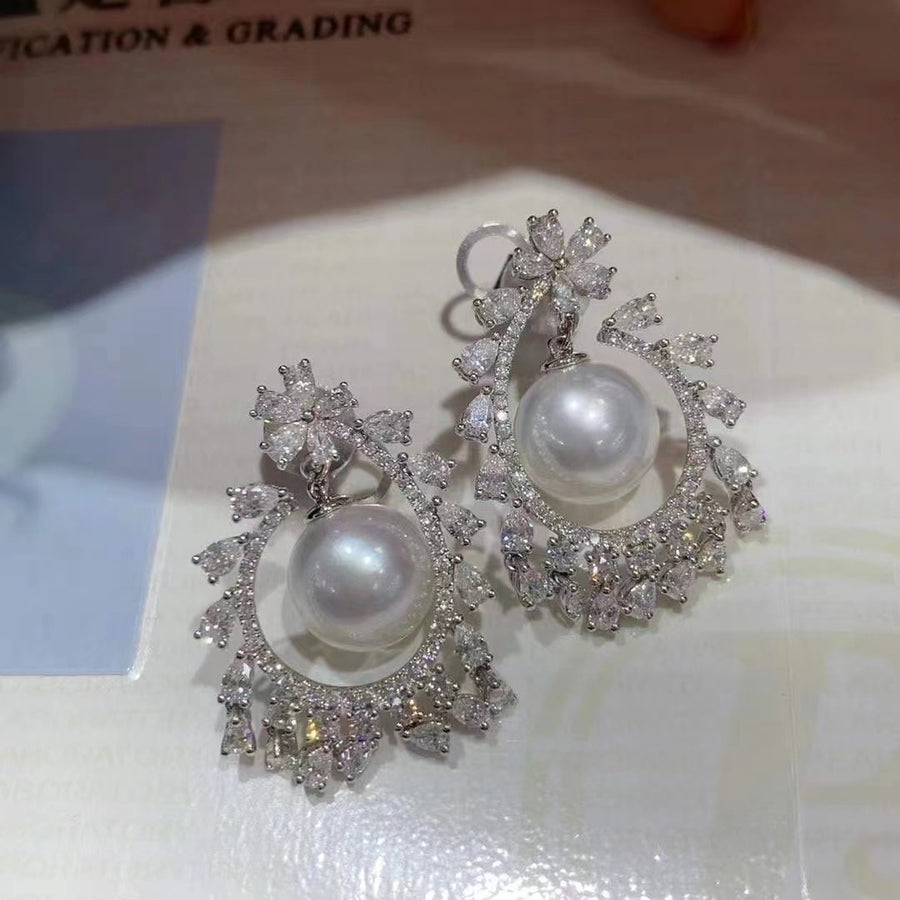 Venus | Diamond & South Sea pearl Earrings