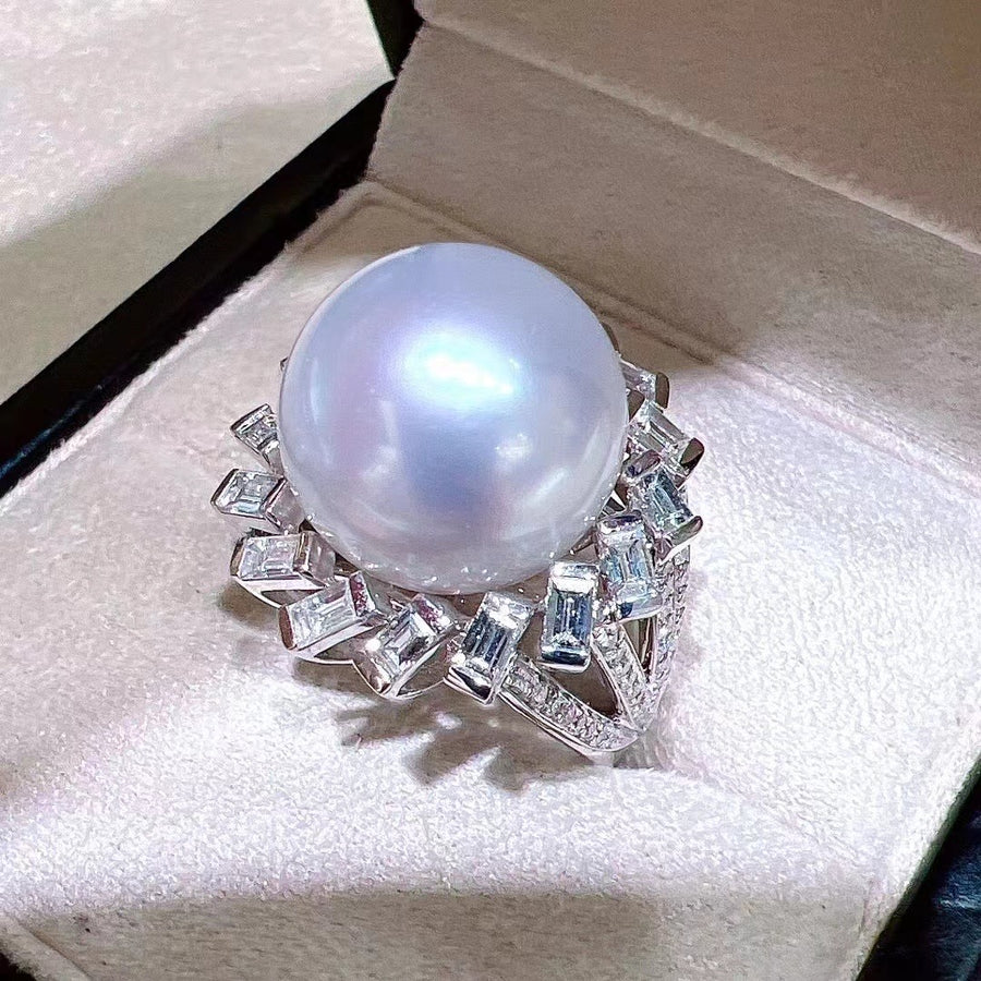 Diamond & South sea pearl Ring