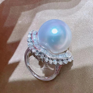 Diamond & South Sea pearl Ring