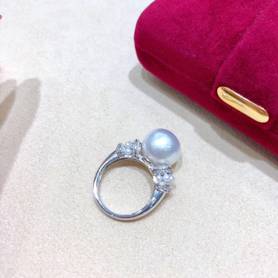 South Sea & Mini Akoya Pearl Ring