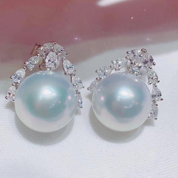 Diamond & South Sea pearl Earrings