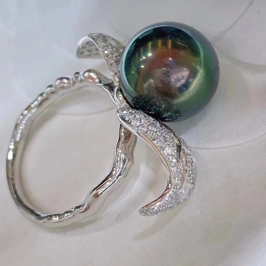 Diamond & Tahitian pearl Ring