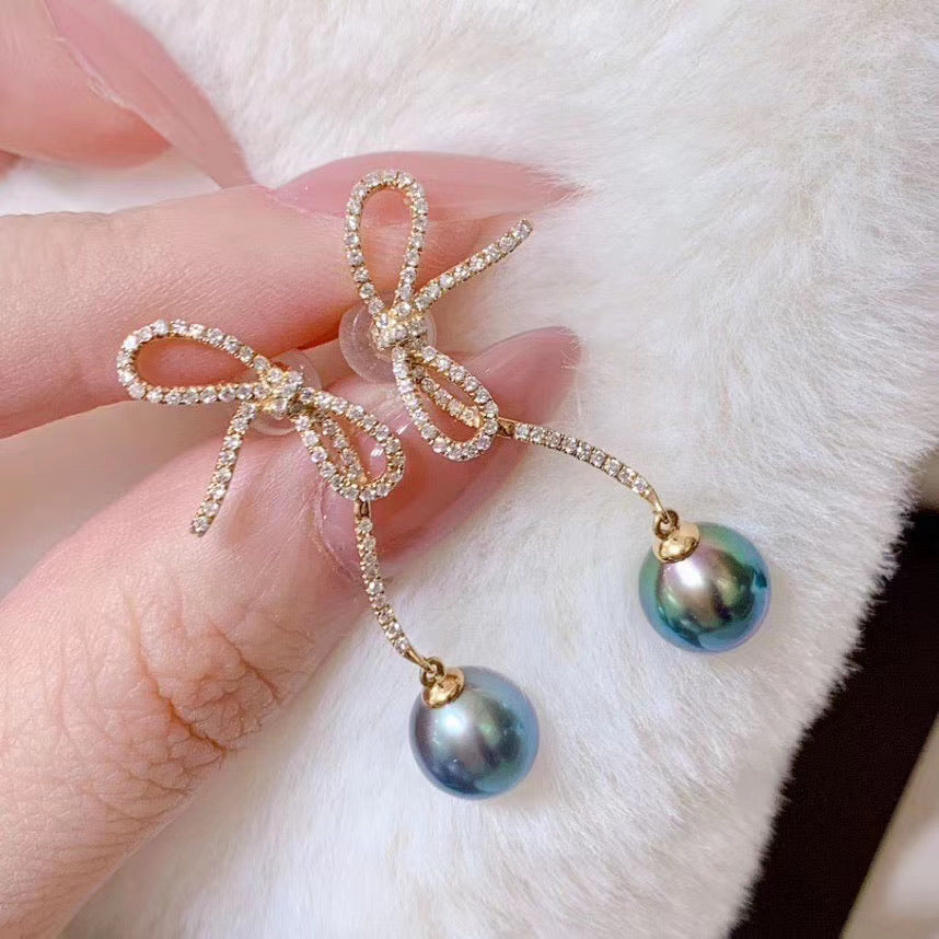 Diamond and Tahitian pearl Earrings