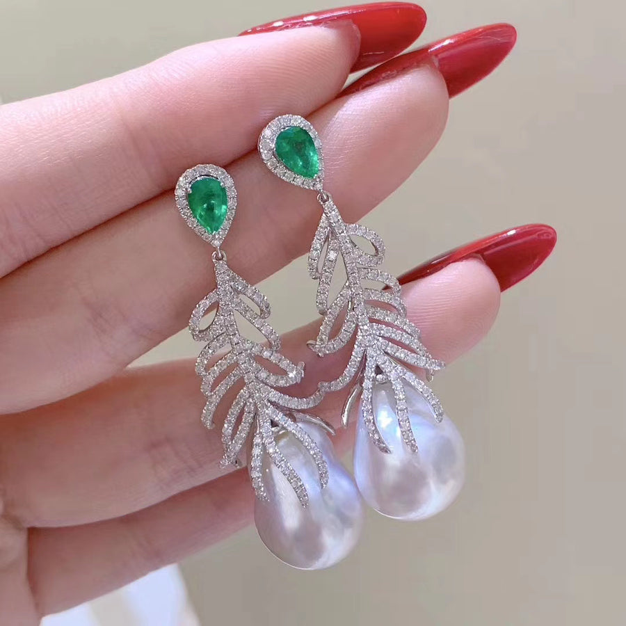 Emerald & Baroque pearl Earrings
