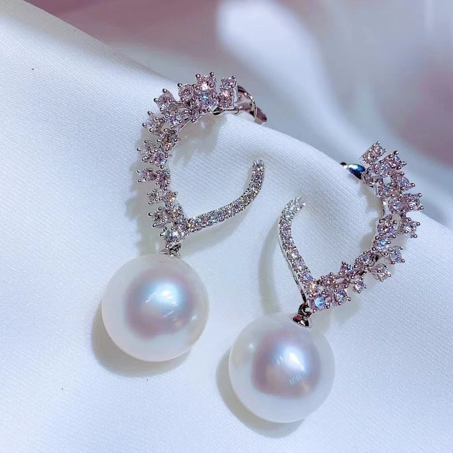 Venus | Diamond & South Sea pearl Earrings