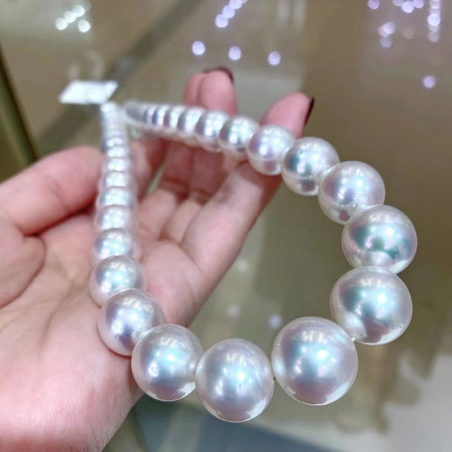 Phoenix | 12-15.4mm South Sea pearl Necklace