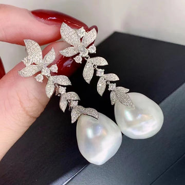 Diamond & Baroque pearl Earrings