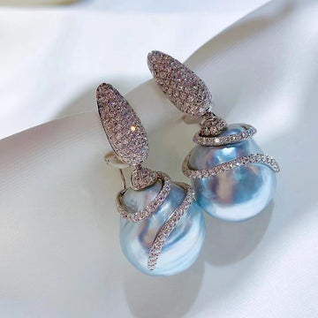 Diamond & Baroque pearl Earrings