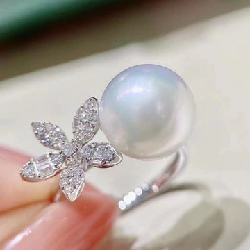 Diamond & South Sea pearl Ring