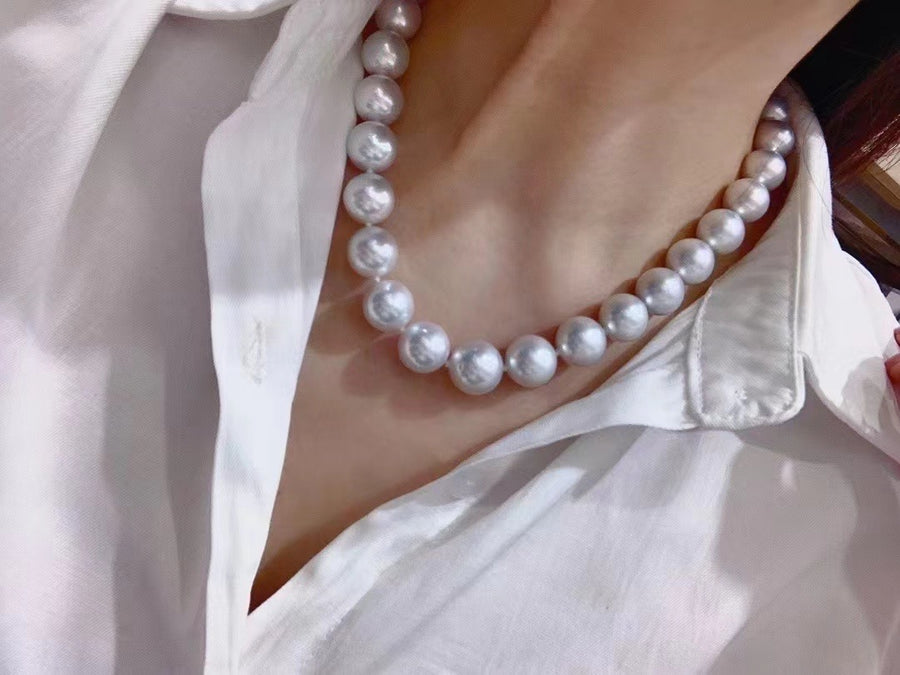 Phoenix | 12-15.3mm South Sea pearl Necklace