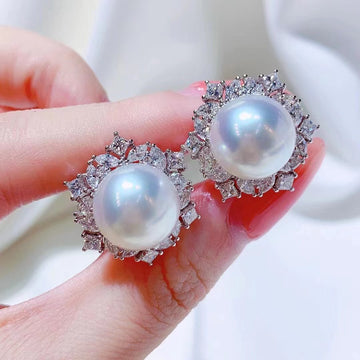 Venus | Diamond & South Sea pearl Ear Studs