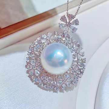 Diamond & South Sea pearl Pendant/Brooch