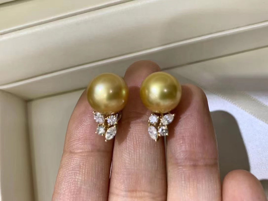 Chakin | Diamond & South Sea pearl Ear Studs & Necklace Set