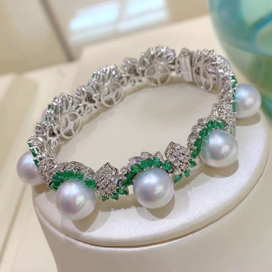 Emerald & South Sea pearl Bracelet