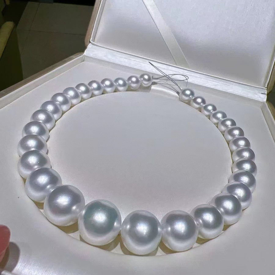 Phoenix | 12.1-16.5mm South Sea pearl Necklace