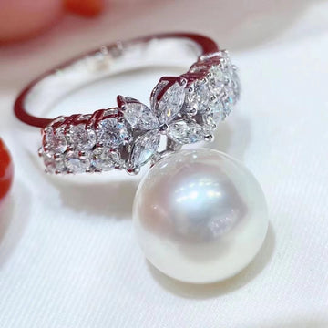 Diamond & South Sea pearl Ring