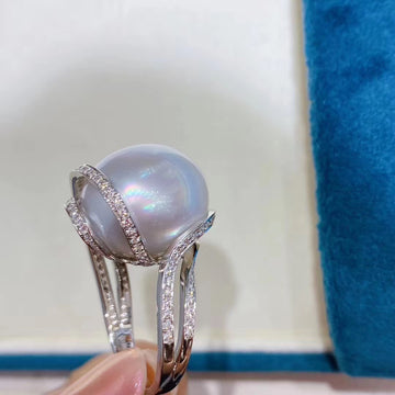 Diamond & South Sea pearl Ring