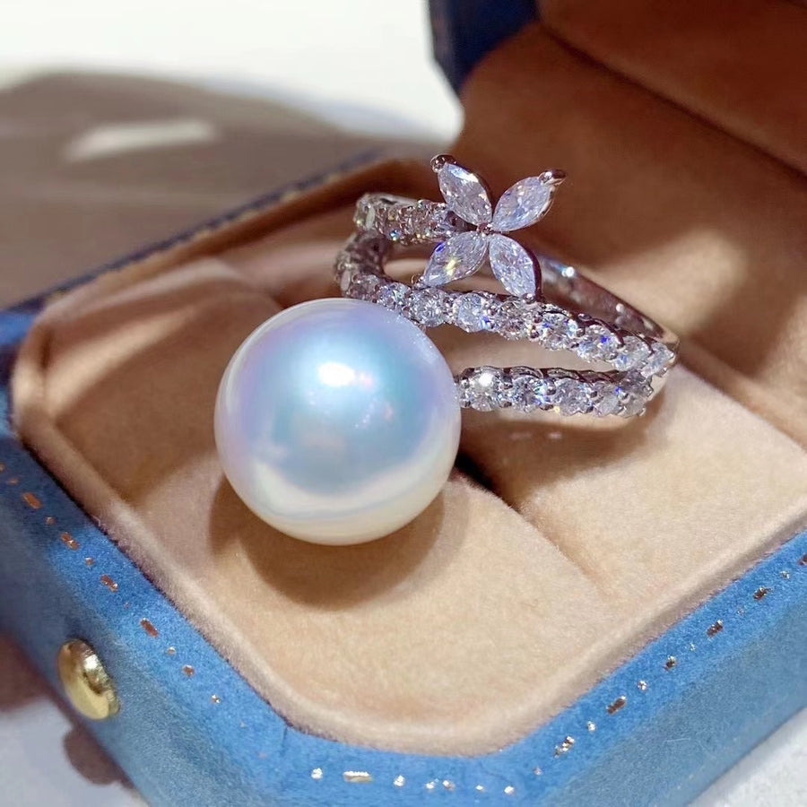 Phoenix | Diamond & South Sea pearl Ring