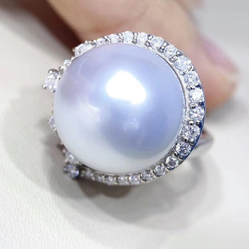 Diamond & South Sea pearl Ring