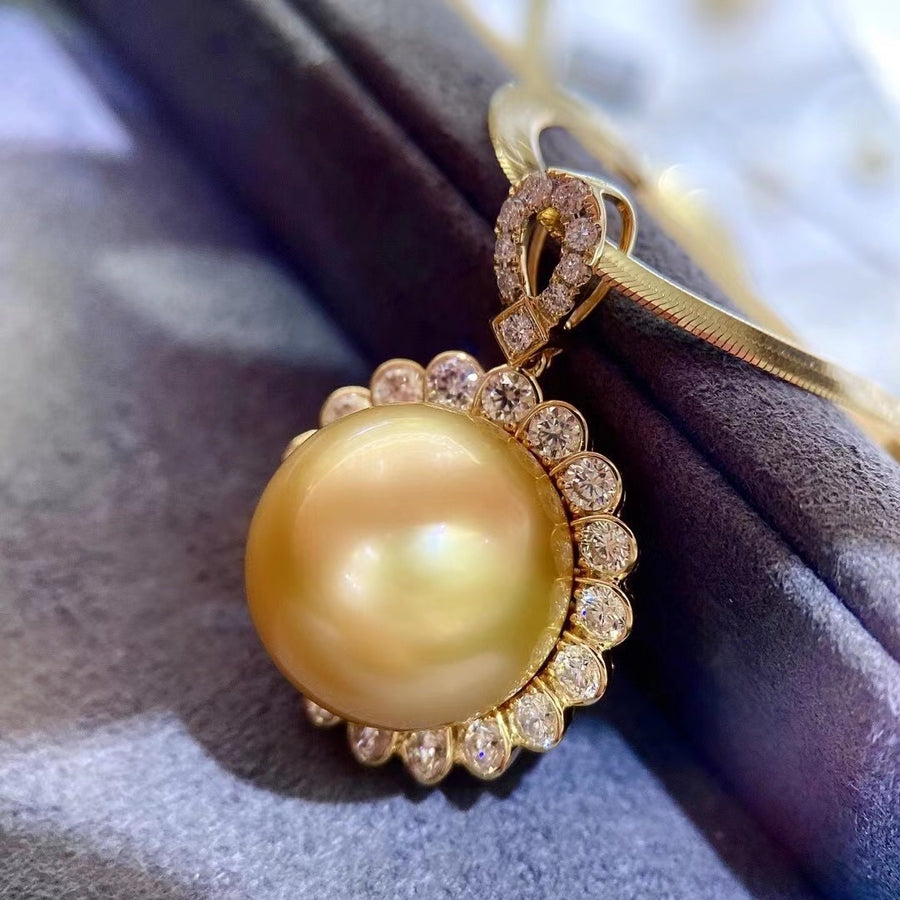 Diamond & Chakin Golden south sea pearl Pendant