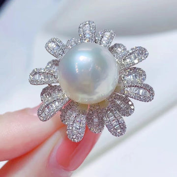 Diamond & South Sea pearl Ring