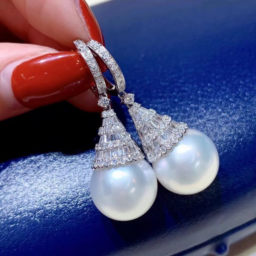 Venus | Diamond & South Sea pearl Earrings