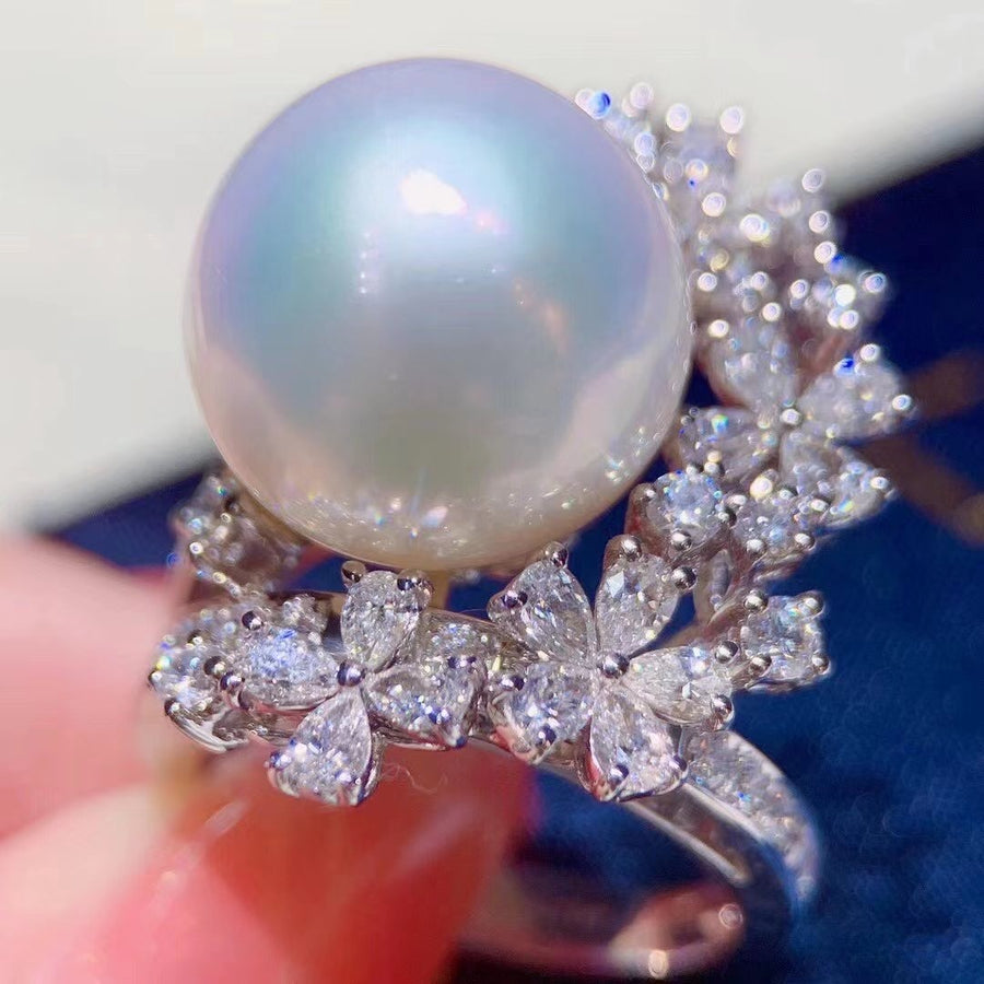 Diamond & South Sea pearl Ring