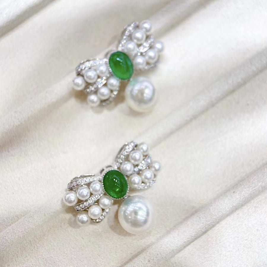 Emerald & Akoya pearl Pendant