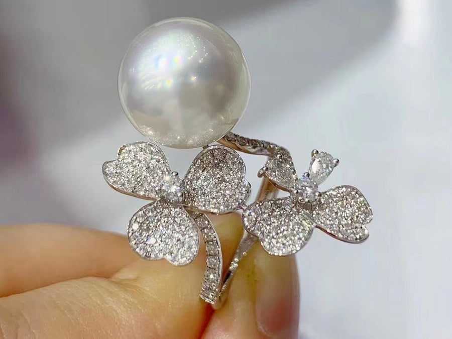 Diamond & South Sea pearl Ring