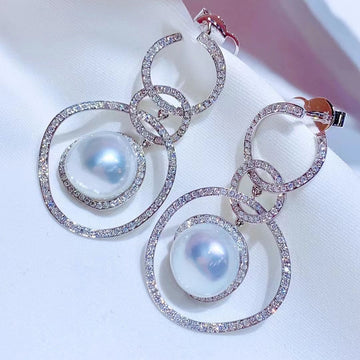 Diamond & Baroque pearl Earrings