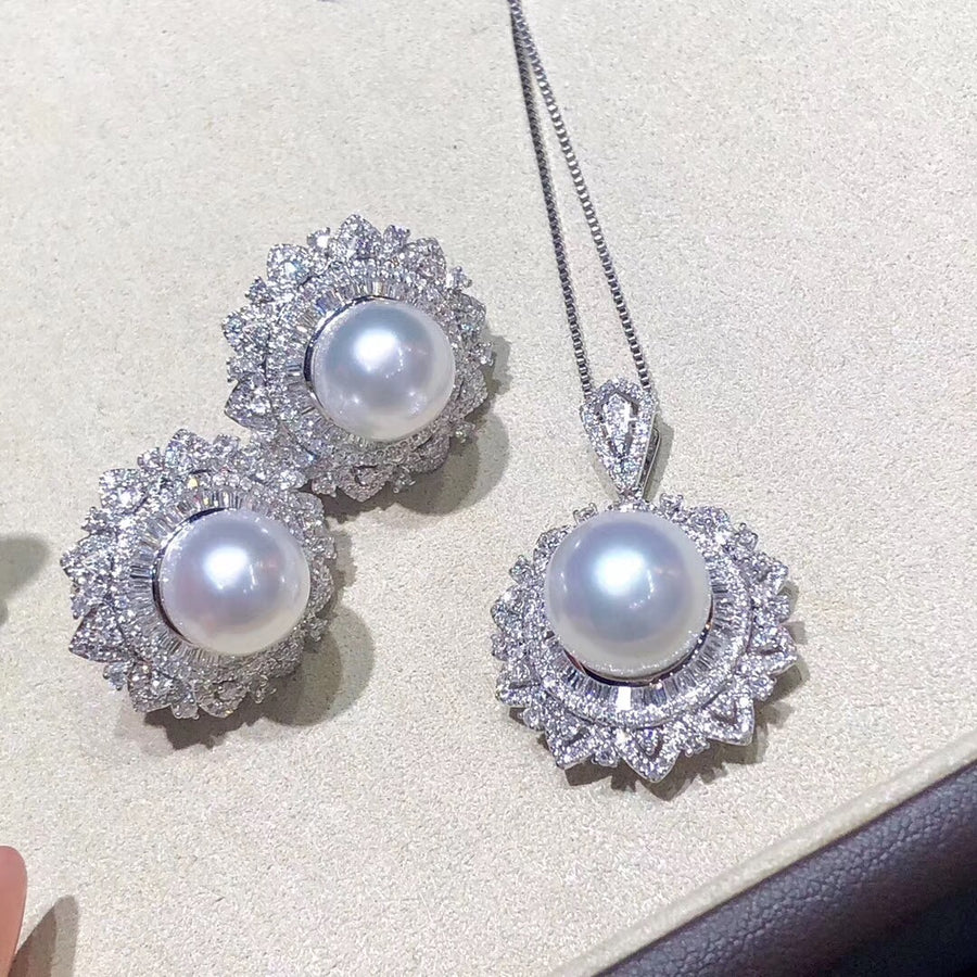 Diamond & South Sea Pearl Pendant
