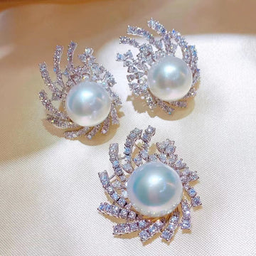 Diamond & South Sea pearl Pendant & Ear Studs