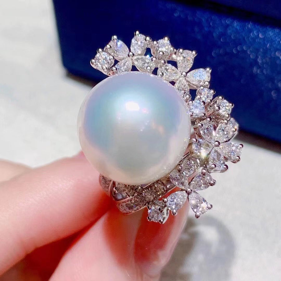 Diamond & South Sea pearl Ring