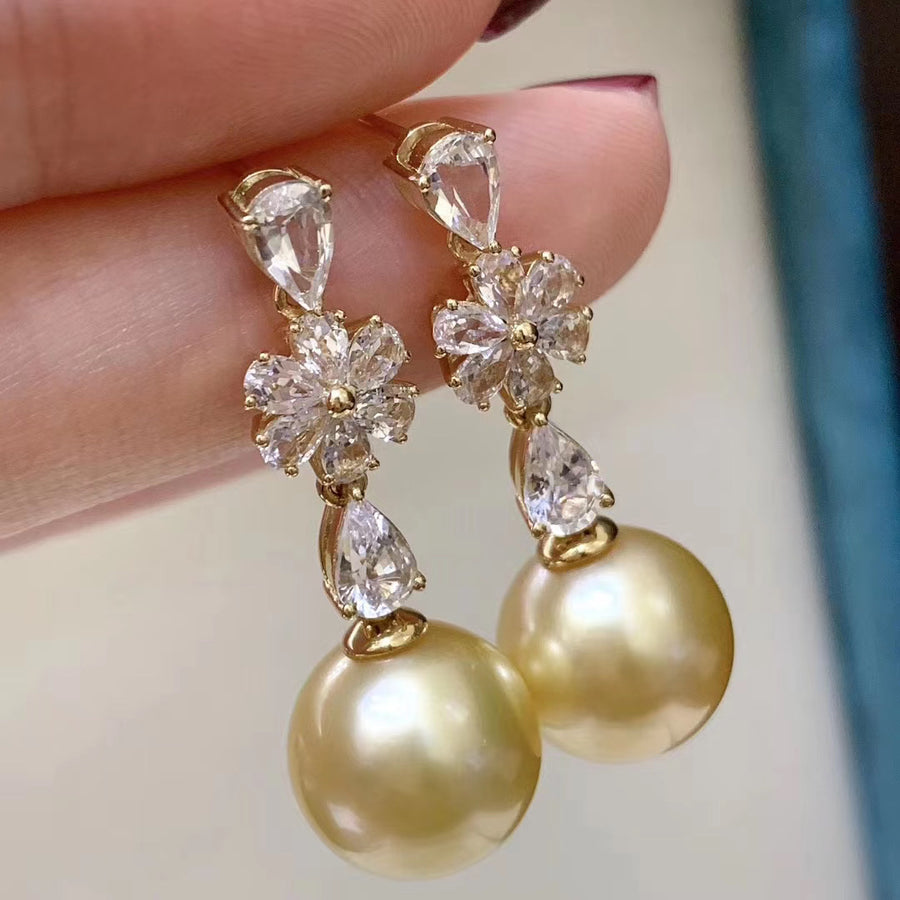White sapphire & South Sea pearl Earrings