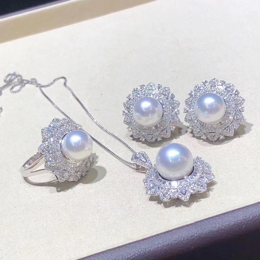 Diamond & South Sea Pearl Ring