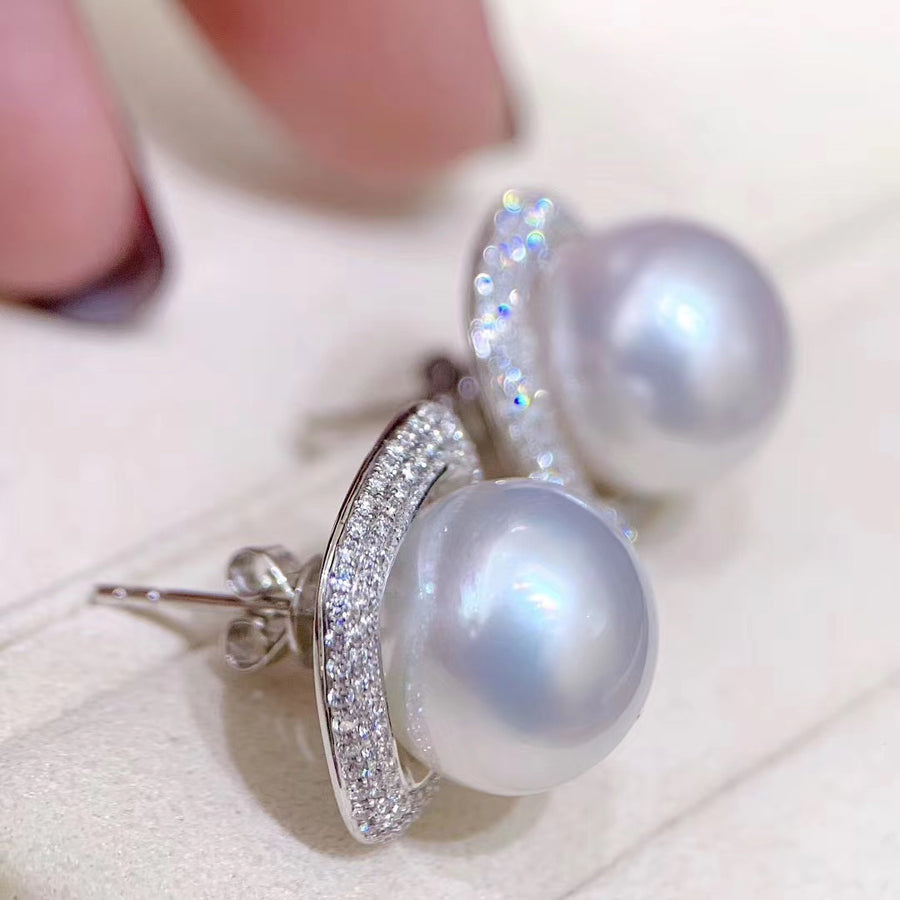 Diamond & South Sea pearl Ear Studs