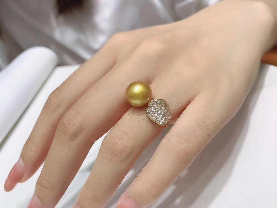 Diamond & Chakin South Sea pearl Ring
