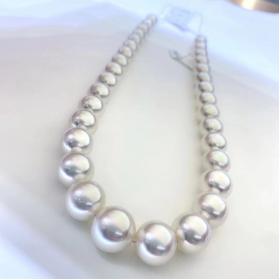 Phoenix | 12-15.4mm South Sea pearl Necklace