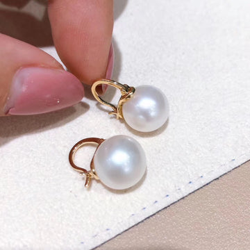 Fresh water pearl earrings