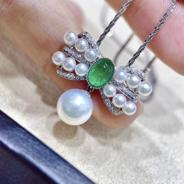 Emerald & Akoya pearl Pendant